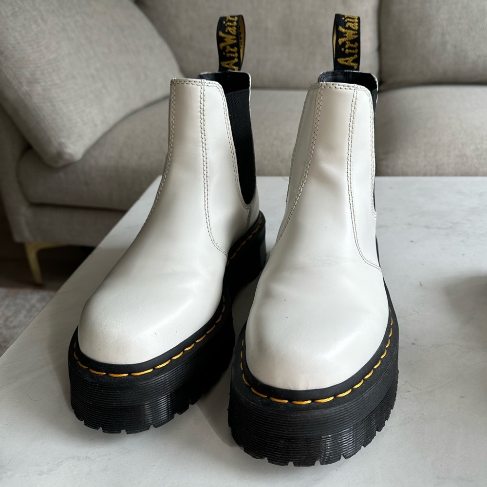 Dr. Marten 2976 Smooth Leather Platform Chelsea Boots